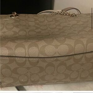 Coach City Tote Beige-This item is from a smoke free, pet free home